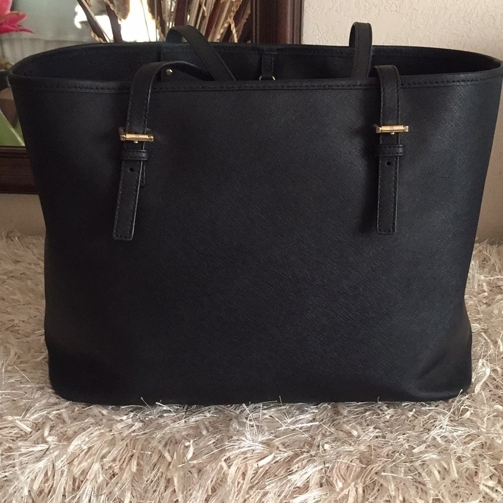 Michael Kors Jet Set Black Saffiano Travel Tote - Picture 5 of 16